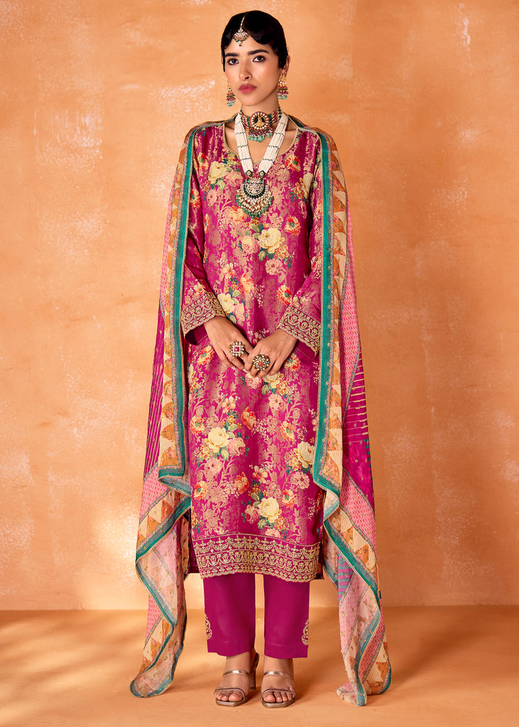 Queen Pink Embroidered Suit Set With Floral Print