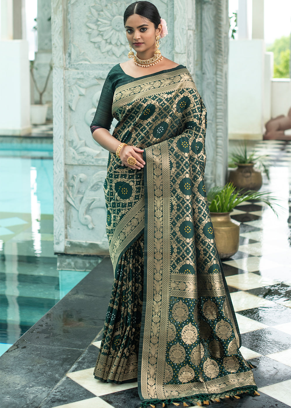 Buy V4M Women Green Banarasi Silk Saree with Unstitched Blouse Online at  Best Prices in India - JioMart.