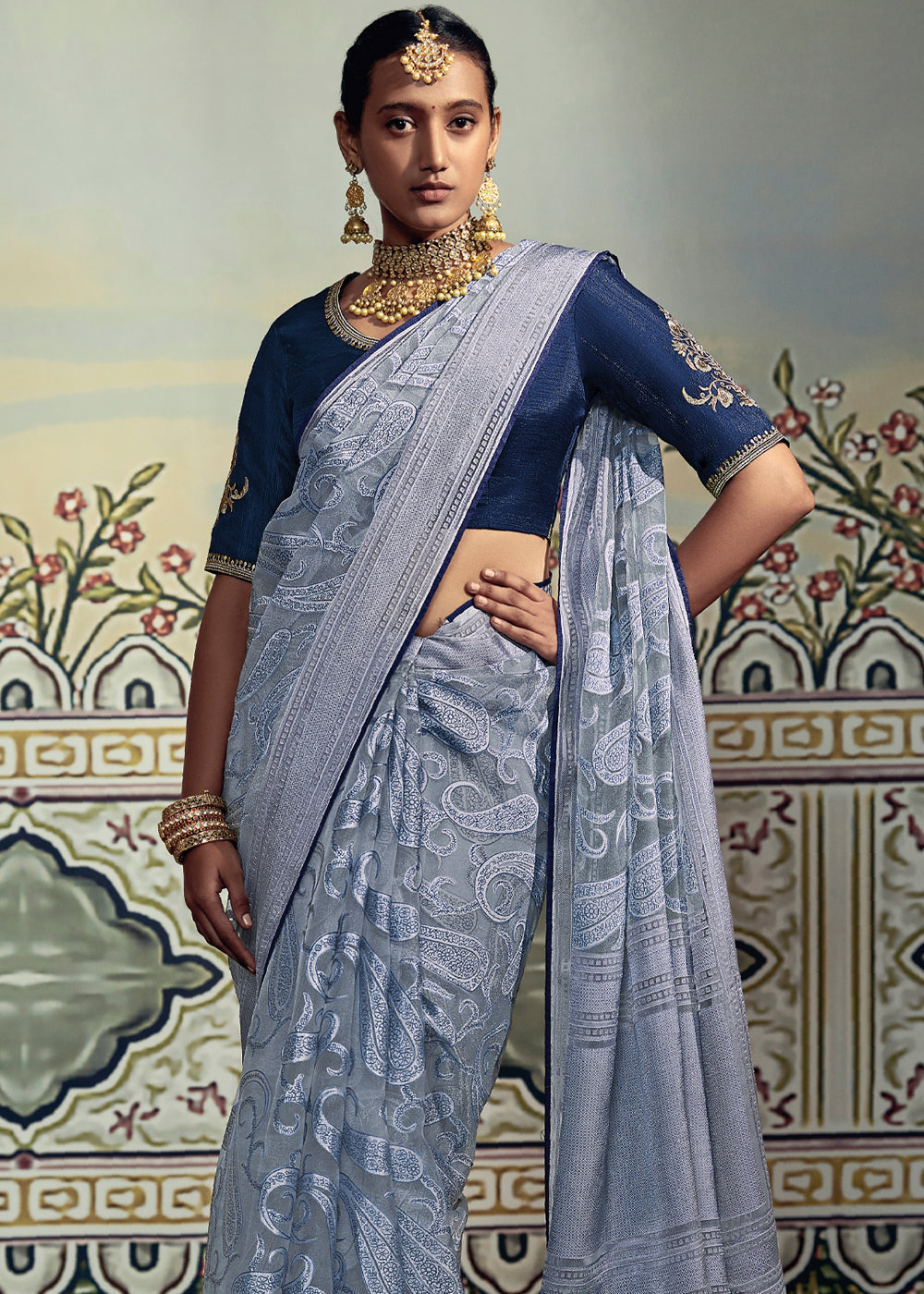 Satrani Grey Printed Saree With Unstitched Blouse