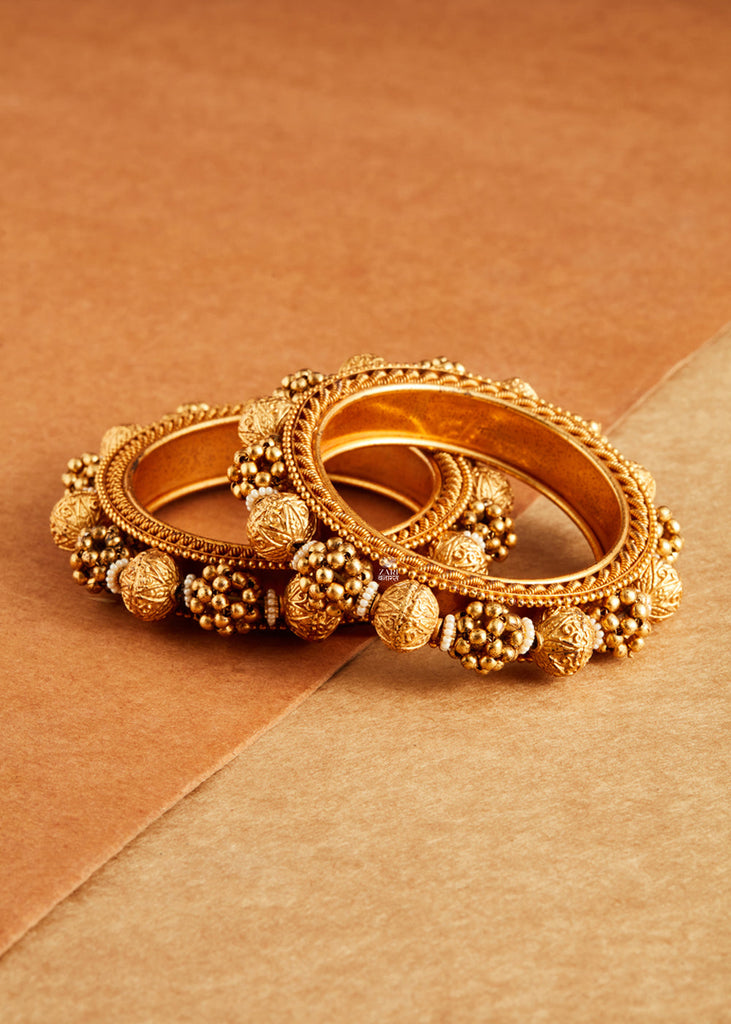 ROYAL DISTINCT STUDDED HATH KADA BANGLES (6964393607361)